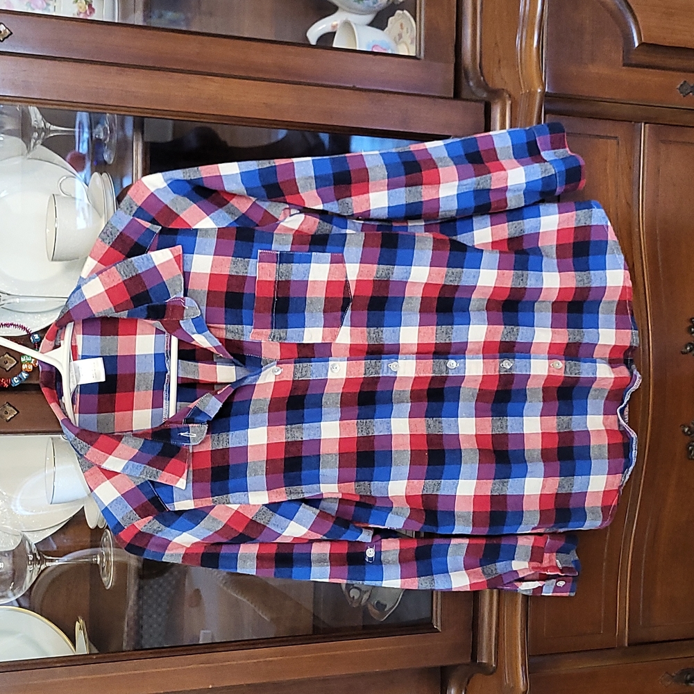EUC Ellison Red, White, Blue Plaid Button Down Size Small